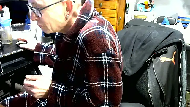 Snapshot of jjdirty6996 chatting on January 16, 2026, 10:19 am jjdirty6996 online show from January 16, 2026, 10:19 am