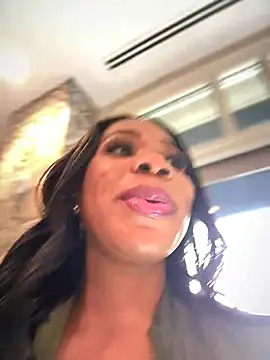 Belle    online show from October 12, 2025, 2:38 pm