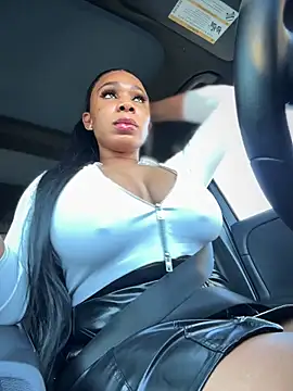 Belle    online show from December 19, 2025, 9:33 pm