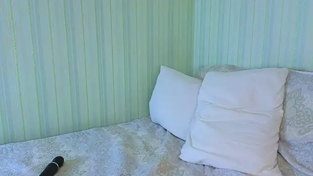  Lily  online show from January 28, 2025, 9:41 am