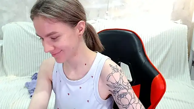 Mila Jon online show from October 9, 2025, 6:00 am