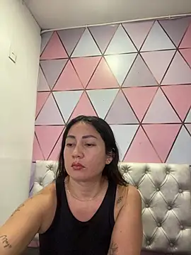 juliana diaz online show from September 13, 2025, 11:21 am