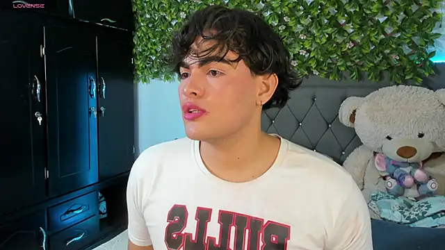 kamii 22 online show from February 21, 2025, 7:01 am