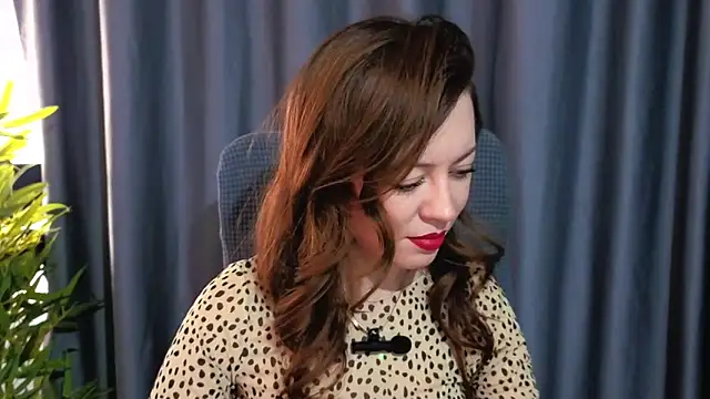 GirlfriendNina online show from February 5, 2026, 6:51 am