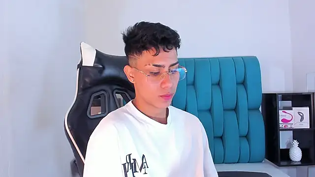 AlanNaughty online show from February 9, 2025, 4:36 am