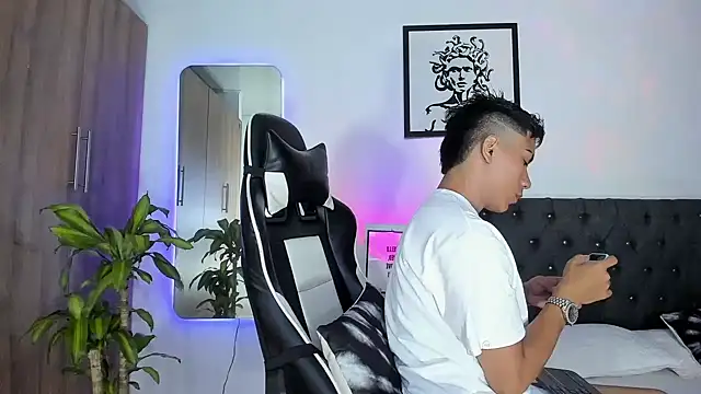 AlanNaughty online show from November 30, 2025, 11:20 pm