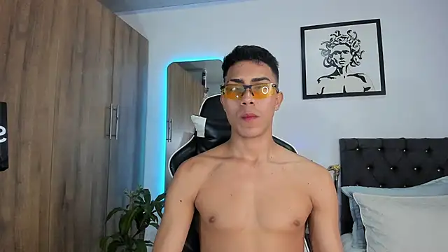 AlanNaughty online show from April 18, 2026, 10:10 pm