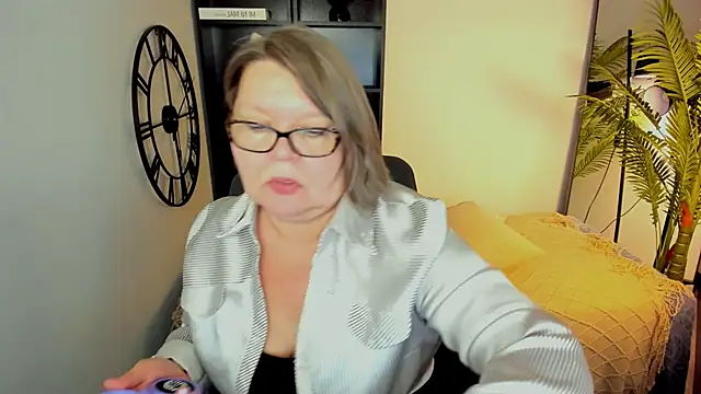 Shannonshine online show from April 22, 2026, 1:56 pm