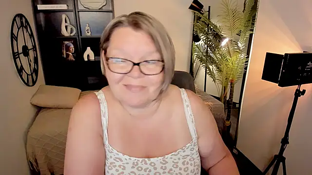 Shannonshine online show from July 20, 2026, 1:57 pm
