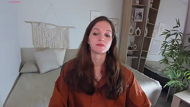 MirandaGlow online show from January 6, 2026, 5:44 am