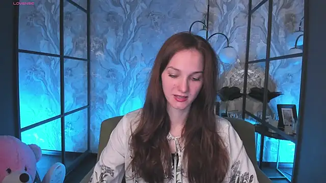 MirandaGlow online show from April 5, 2026, 5:37 am