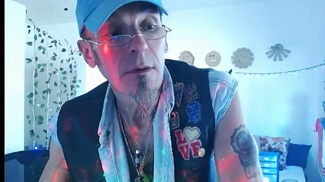 mycock2474u online show from February 25, 2025, 2:58 am