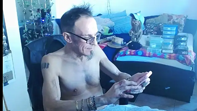 mycock2474u online show from February 25, 2025, 6:42 pm