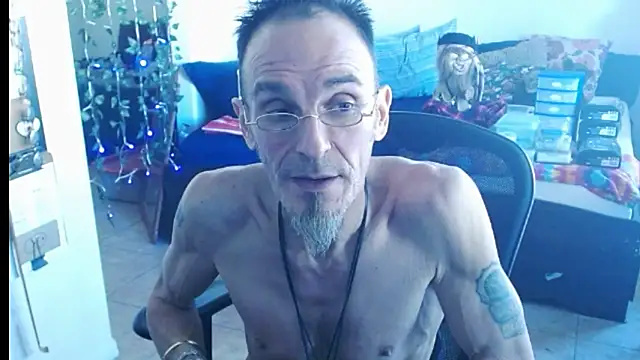 mycock2474u online show from February 26, 2025, 6:11 pm