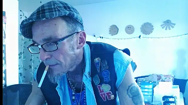 mycock2474u online show from March 3, 2025, 12:48 am