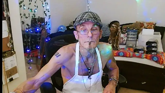 mycock2474u online show from March 3, 2025, 4:03 am