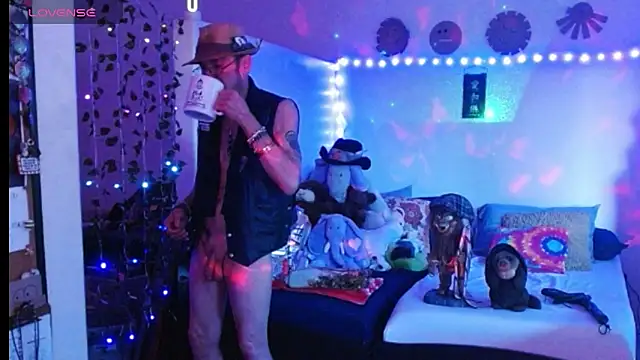 mycock2474u online show from March 21, 2025, 1:34 pm