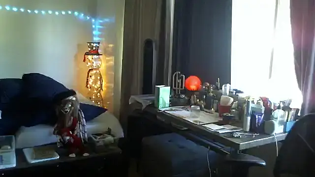 mycock2474u online show from October 7, 2025, 6:05 pm