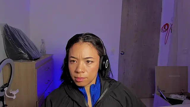 carolgaita online show from March 18, 2025, 12:14 pm