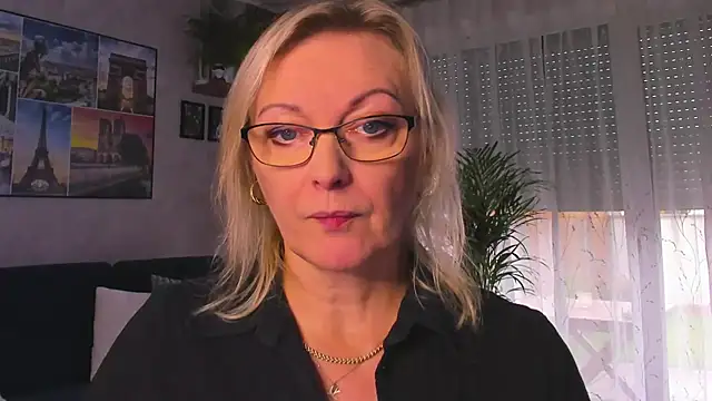 vanessa chat online show from November 10, 2025, 2:16 pm