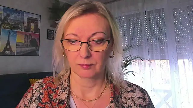 vanessa chat online show from February 9, 2026, 2:21 pm