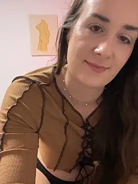 EllaMae online show from January 3, 2025, 7:07 pm