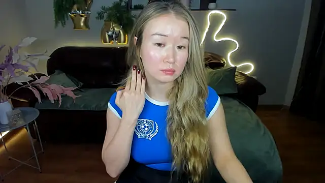 PollyOcean online show from February 21, 2025, 10:28 am