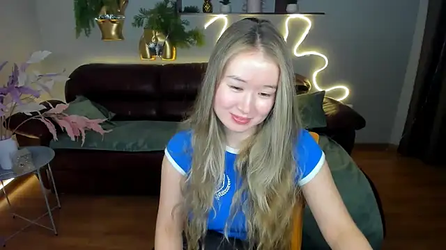 PollyOcean online show from February 21, 2025, 1:33 pm