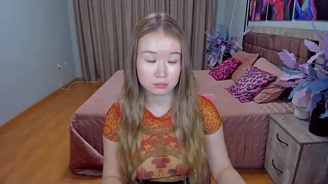 PollyOcean online show from March 4, 2025, 2:10 pm