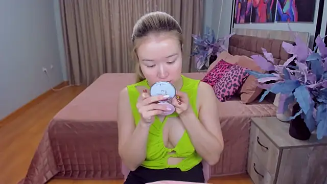 PollyOcean online show from March 7, 2025, 9:40 am