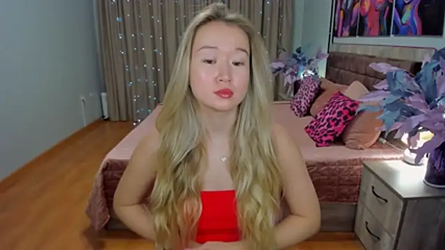 PollyOcean online show from November 14, 2025, 9:52 am