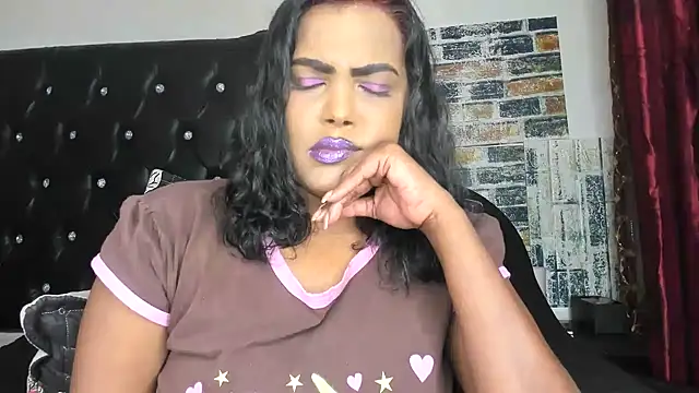 MySweetBitch143 online show from October 27, 2025, 1:59 pm