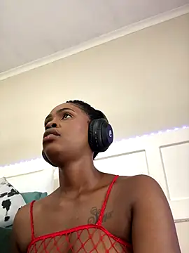 LuciousLips96 online show from December 5, 2025, 12:14 pm