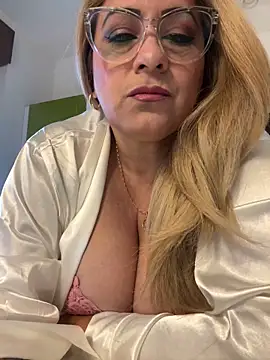 x elena x online show from February 11, 2025, 8:48 am