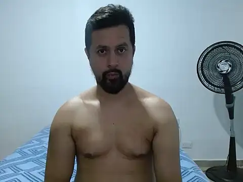 Snapshot of TRIISTAN_KING10 chatting on December 9, 2024, 10:30 pm TRIISTAN KING10 online show from December 9, 2024, 10:30 pm