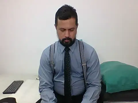 Snapshot of TRIISTAN_KING10 chatting on January 15, 2025, 7:01 pm TRIISTAN KING10 online show from January 15, 2025, 7:01 pm