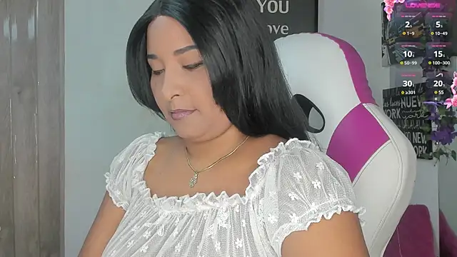 paola ih online show from December 11, 2024, 1:49 pm