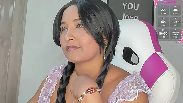paola ih online show from December 17, 2024, 2:22 pm