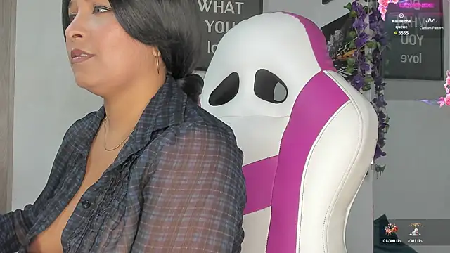 paola ih online show from December 19, 2024, 2:24 pm