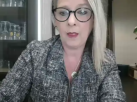 Snapshot of lilie69 chatting on March 22, 2025, 11:21 am lilie69 online show from March 22, 2025, 11:21 am