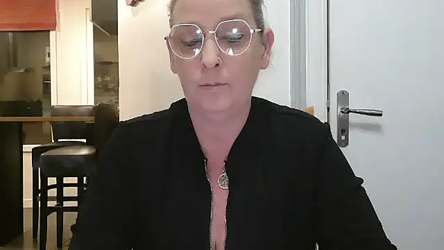 lilie69 online show from November 26, 2025, 5:58 pm
