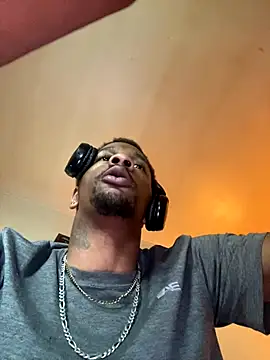 Snapshot of Tristris100 chatting on September 9, 2025, 1:54 pm Tristris100 online show from September 9, 2025, 1:54 pm