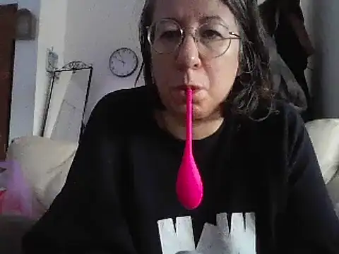 Snapshot of milkarock chatting on January 28, 2025, 8:57 am milkarock online show from January 28, 2025, 8:57 am