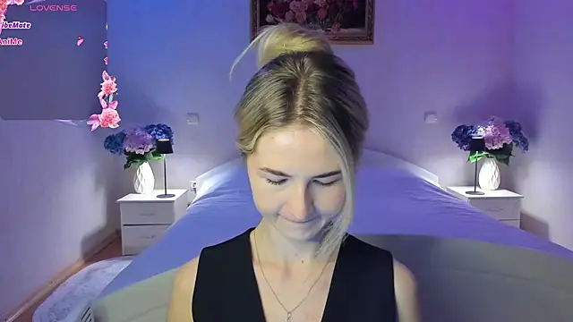 AnnaCarrera online show from April 16, 2026, 9:39 pm