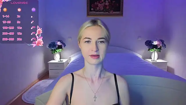 AnnaCarrera online show from May 24, 2026, 7:41 pm