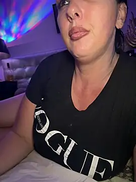 TiffanyRoxx online show from April 1, 2026, 6:27 pm