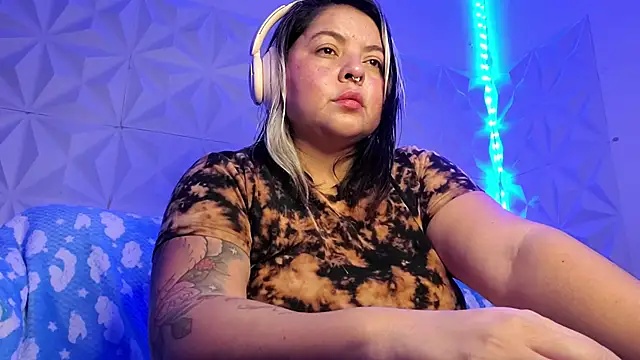 Snapshot of Satyn_doll chatting on December 4, 2024, 11:46 pm Satyn doll online show from December 4, 2024, 11:46 pm