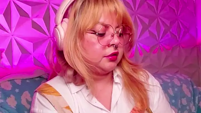 Snapshot of Satyn_doll chatting on October 15, 2025, 12:11 am Satyn doll online show from October 15, 2025, 12:11 am