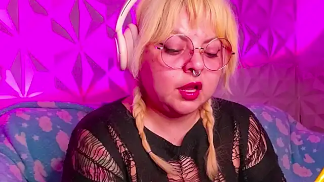 Snapshot of Satyn_doll chatting on October 17, 2025, 11:07 pm Satyn doll online show from October 17, 2025, 11:07 pm