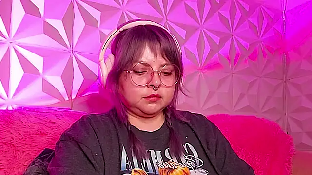 Snapshot of Satyn_doll chatting on October 24, 2025, 11:01 pm Satyn doll online show from October 24, 2025, 11:01 pm